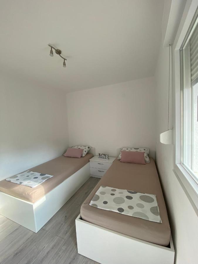 City Apartment Domagoj أوميس المظهر الخارجي الصورة