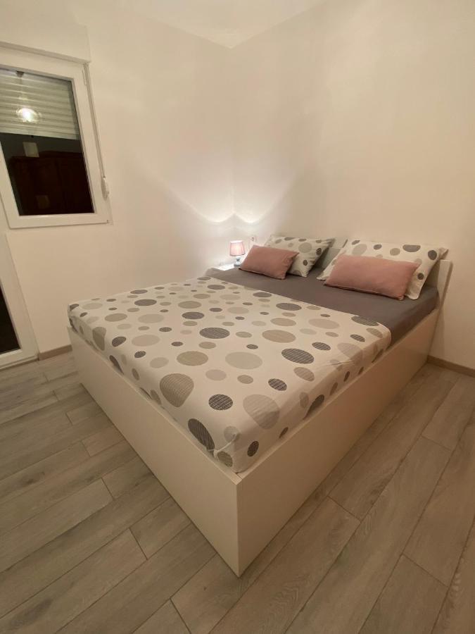 City Apartment Domagoj أوميس المظهر الخارجي الصورة